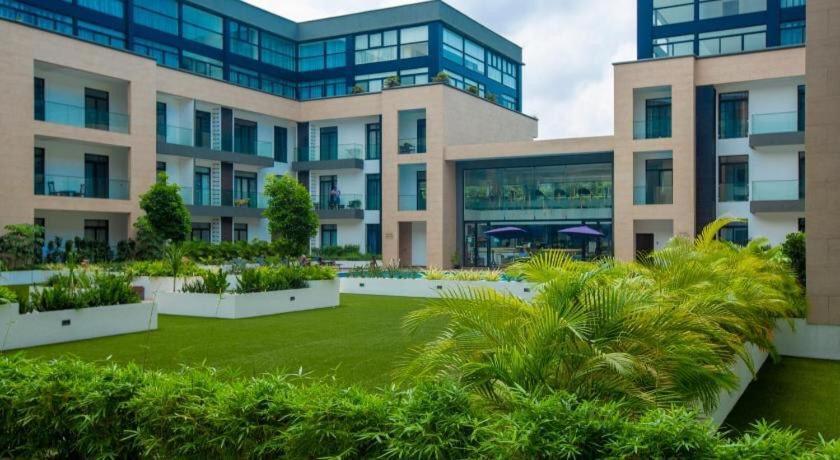 Embassy Gardens Luxury Suites Cpg Acra Exterior foto